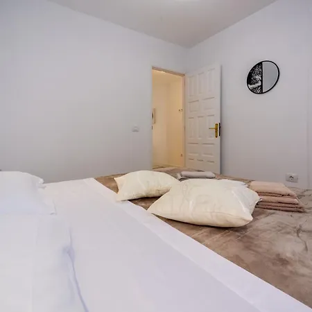 아파트 Vida En Alondras Park *