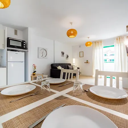 Vida En Alondras Park Costa Del Silencio