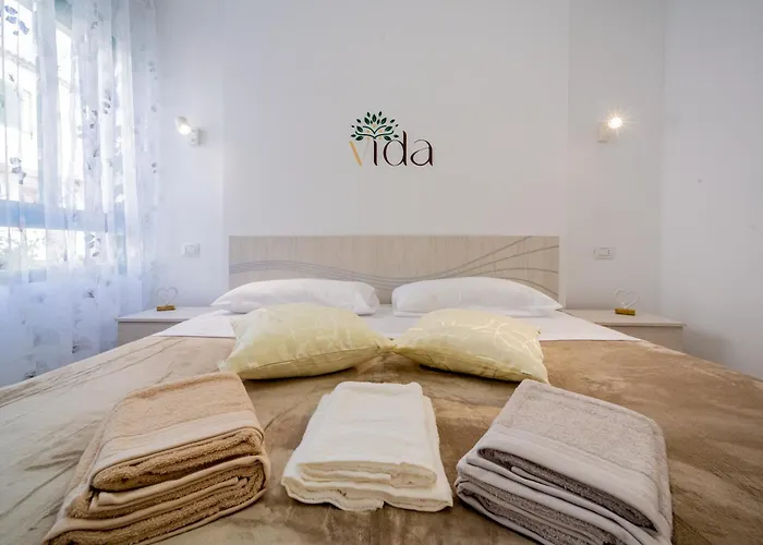 Апартаменты Vida En Alondras Park Коста-дель-Силенцио